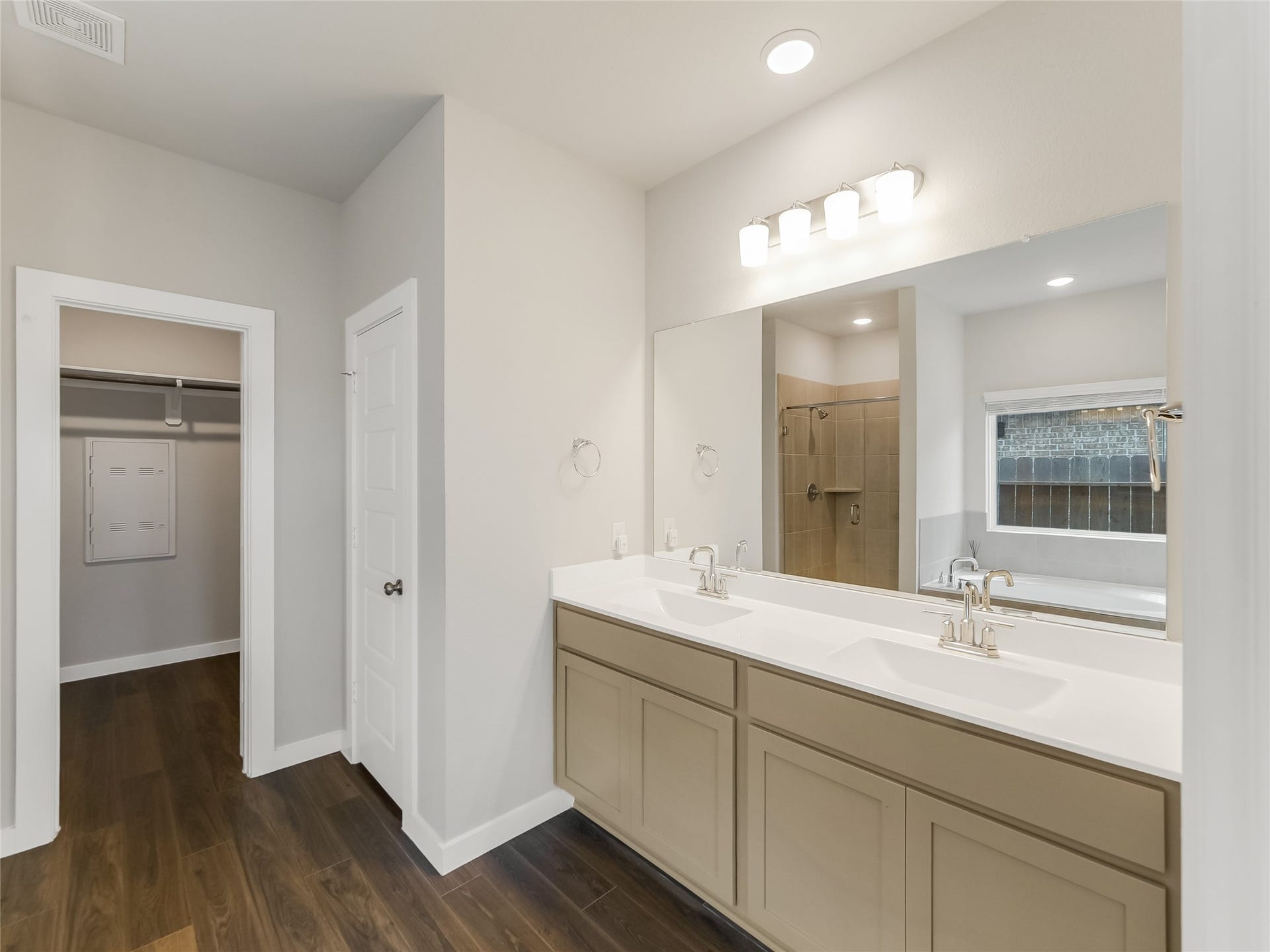 8634 Jetty Glen Drive, Cypress, TX 77433 Primary Bathroom with double sinks