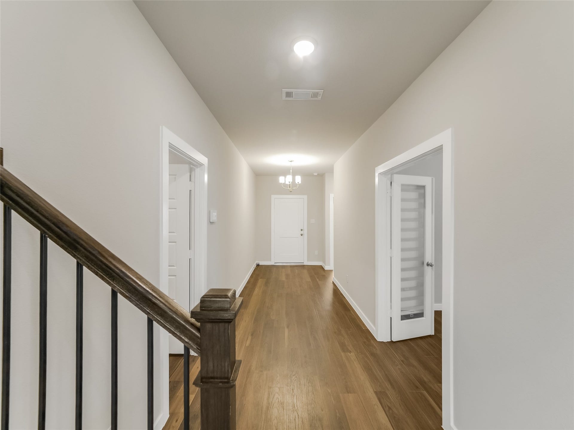 8634 Jetty Glen Drive, Cypress, TX 77433 Entry Hallway