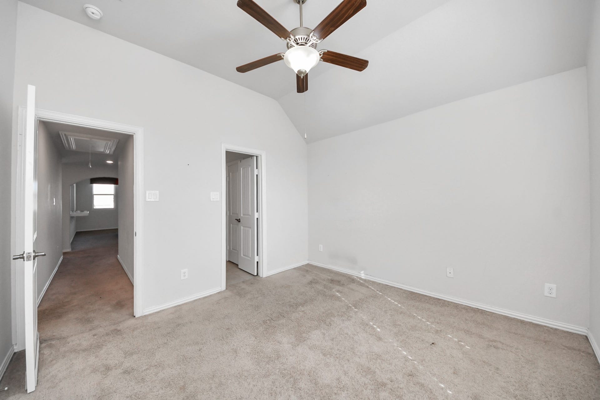 1902 Zillah Wheat Dr, Rosenberg, TX 77469 Ensuite Room