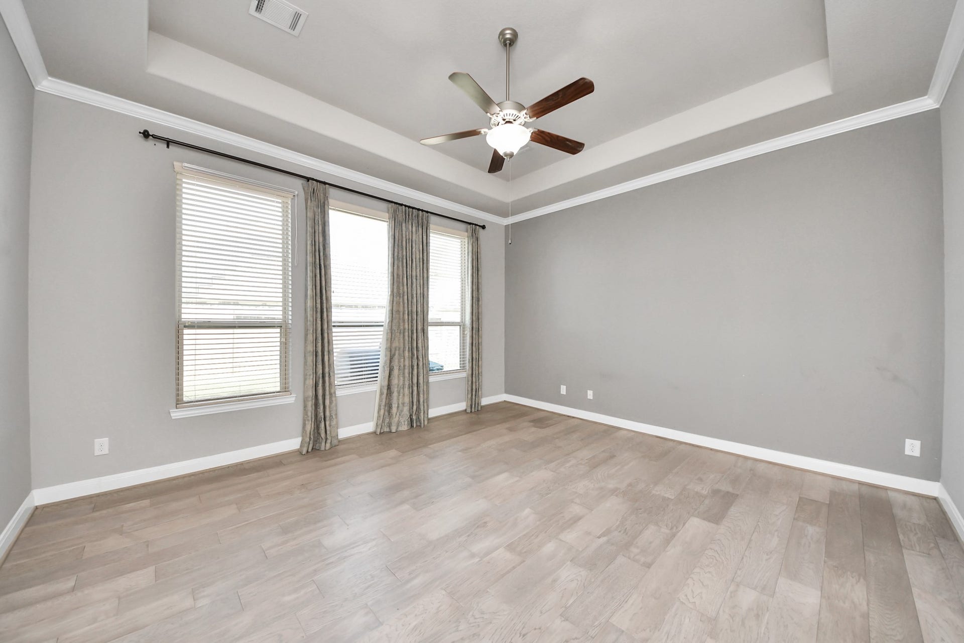 1902 Zillah Wheat Dr, Rosenberg, TX 77469 Primary Bedroom