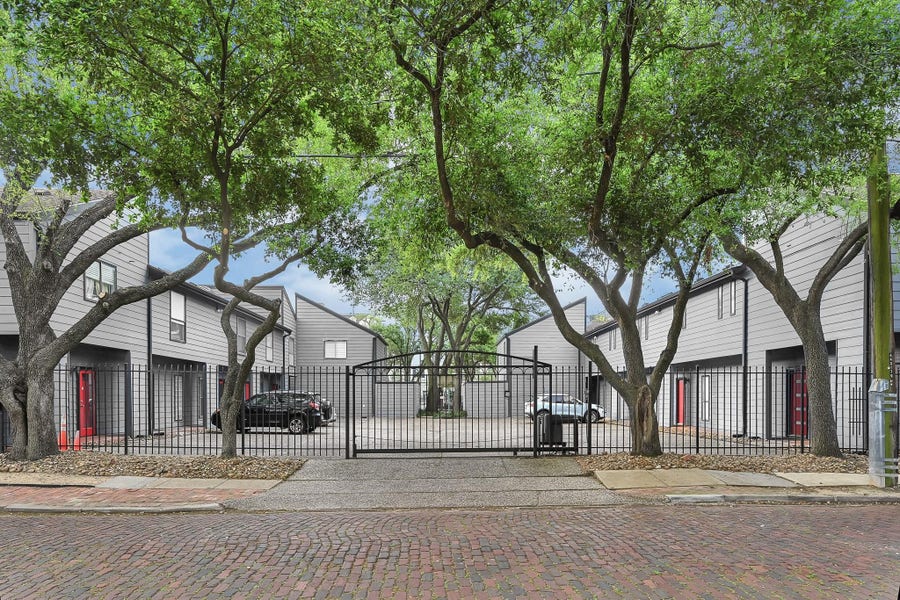 Property photo for 2100 Commonwealth Street, #S, Houston, TX