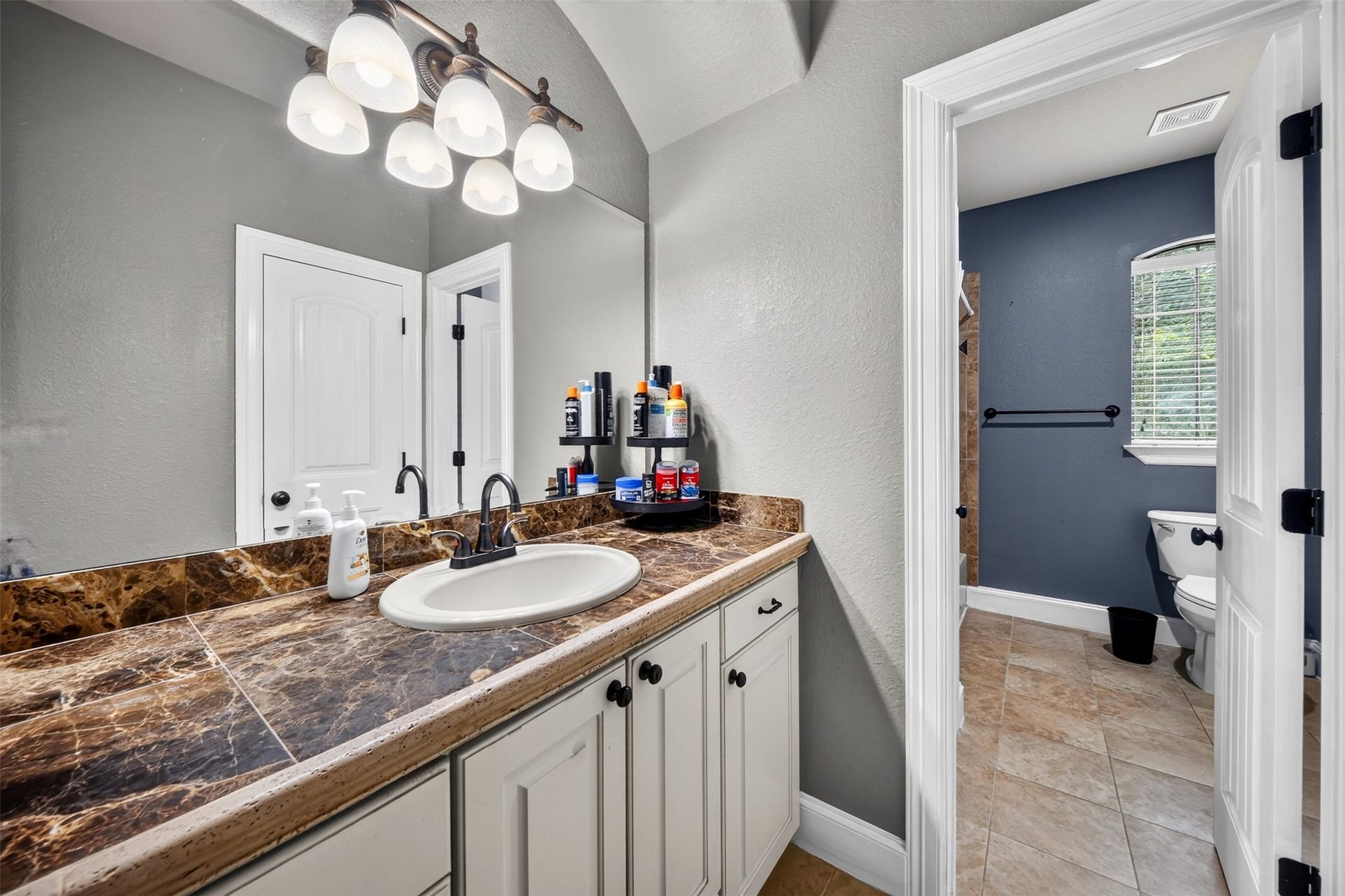 10410 Clubhouse Circle, Magnolia, TX 77354 10410 Clubhouse Circle, Magnolia, TX 77354