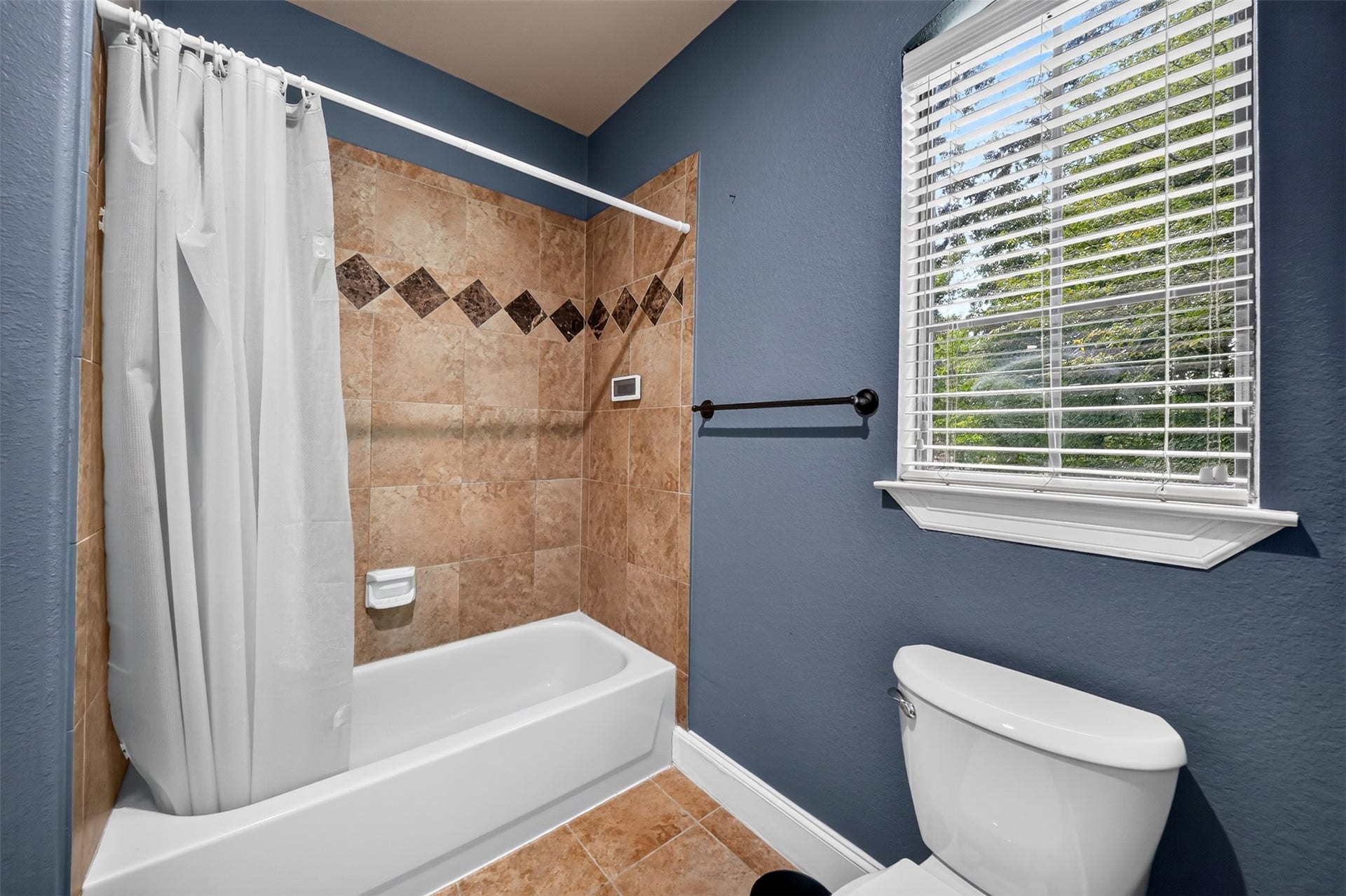 10410 Clubhouse Circle, Magnolia, TX 77354 10410 Clubhouse Circle, Magnolia, TX 77354