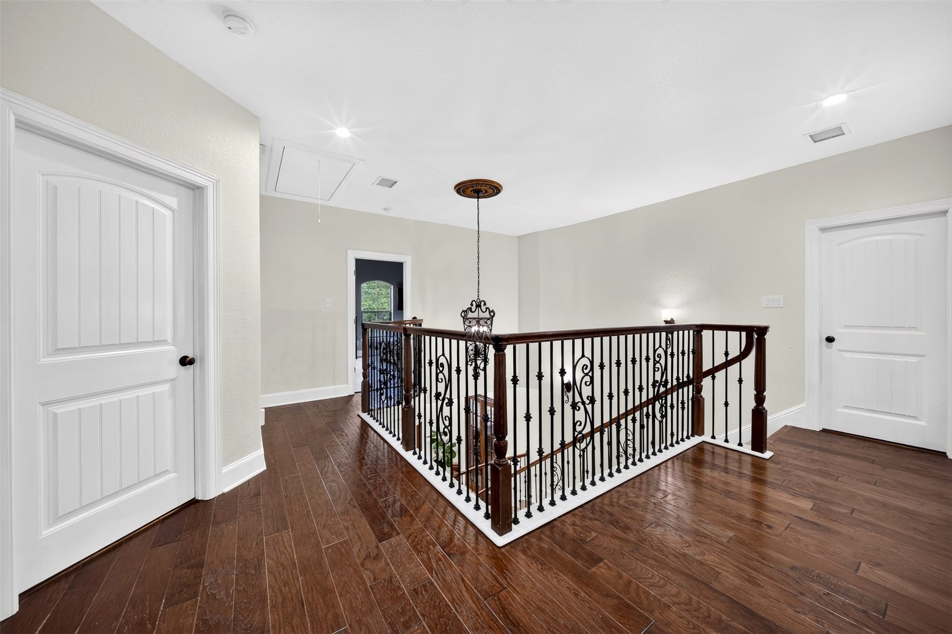 10410 Clubhouse Circle, Magnolia, TX 77354 10410 Clubhouse Circle, Magnolia, TX 77354