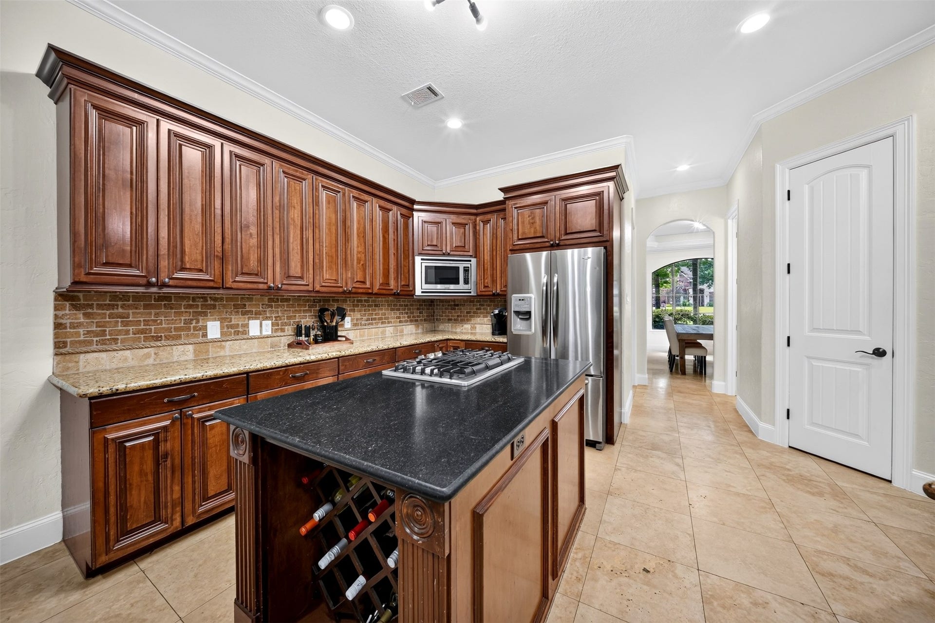 10410 Clubhouse Circle, Magnolia, TX 77354 10410 Clubhouse Circle, Magnolia, TX 77354