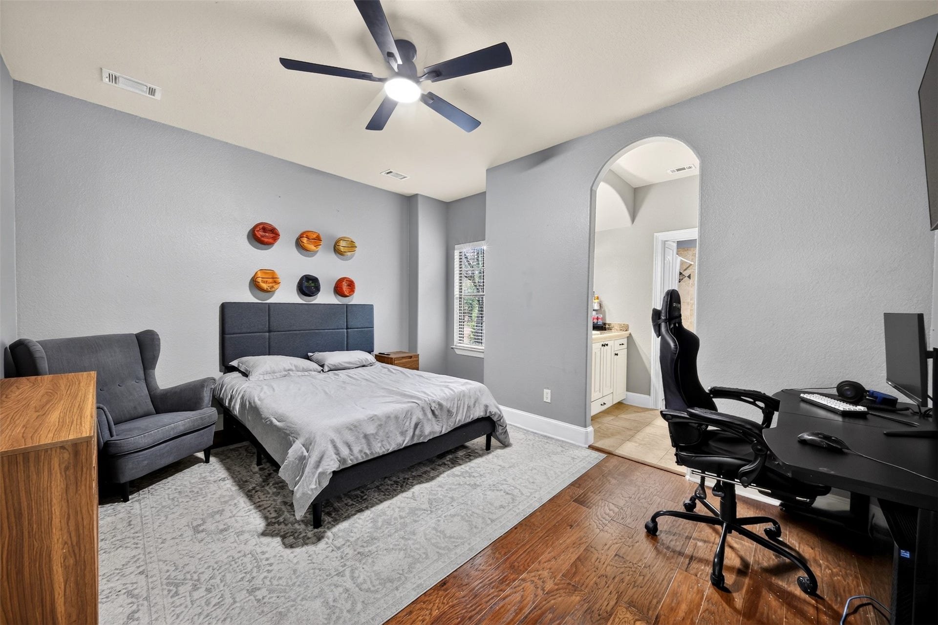 10410 Clubhouse Circle, Magnolia, TX 77354 10410 Clubhouse Circle, Magnolia, TX 77354
