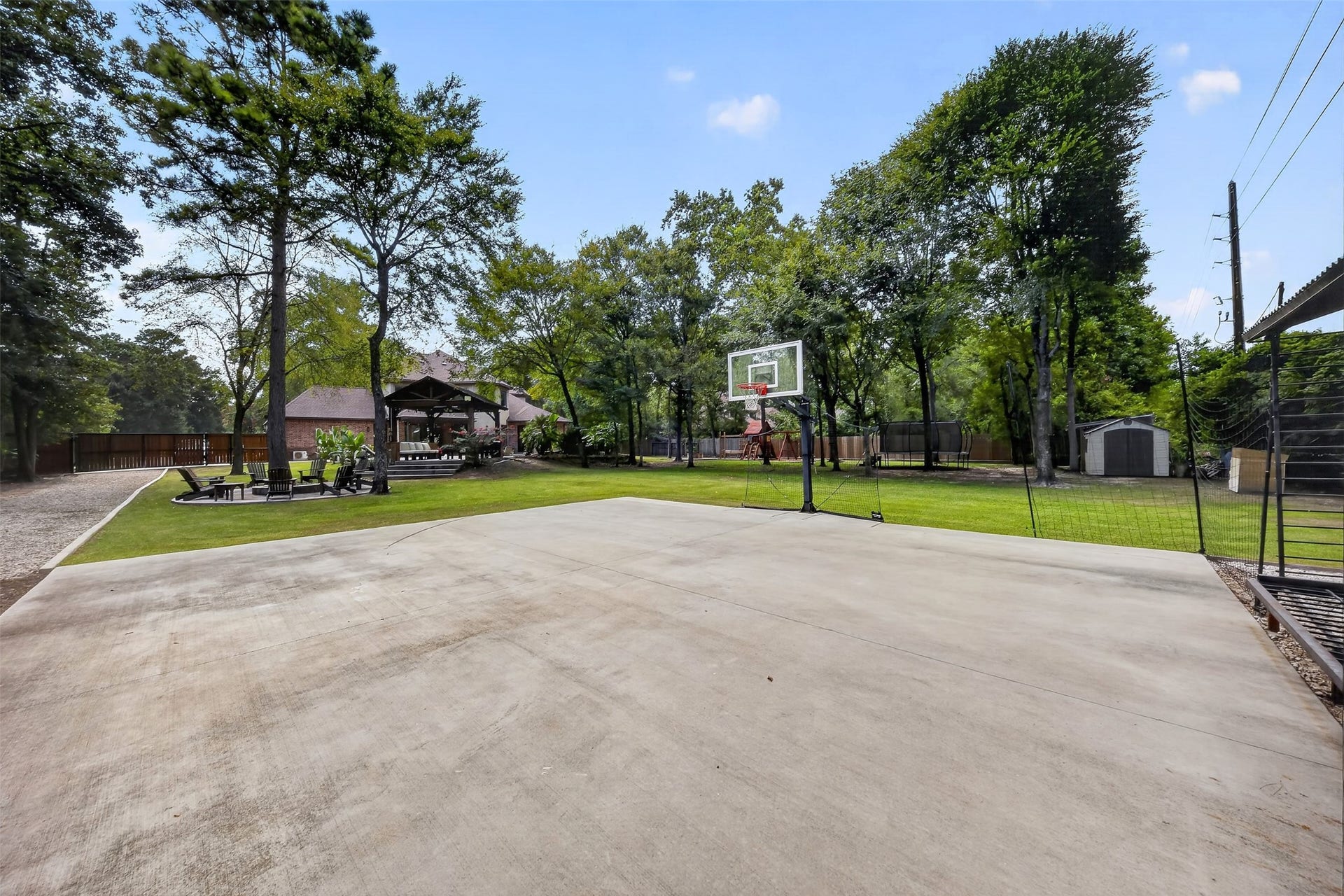 10410 Clubhouse Circle, Magnolia, TX 77354 10410 Clubhouse Circle, Magnolia, TX 77354