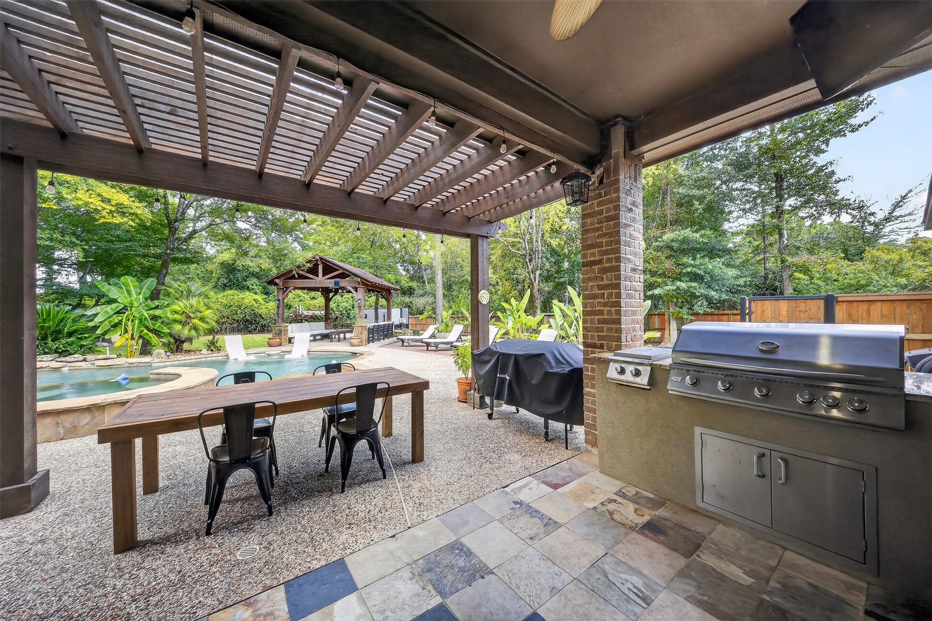 10410 Clubhouse Circle, Magnolia, TX 77354 10410 Clubhouse Circle, Magnolia, TX 77354