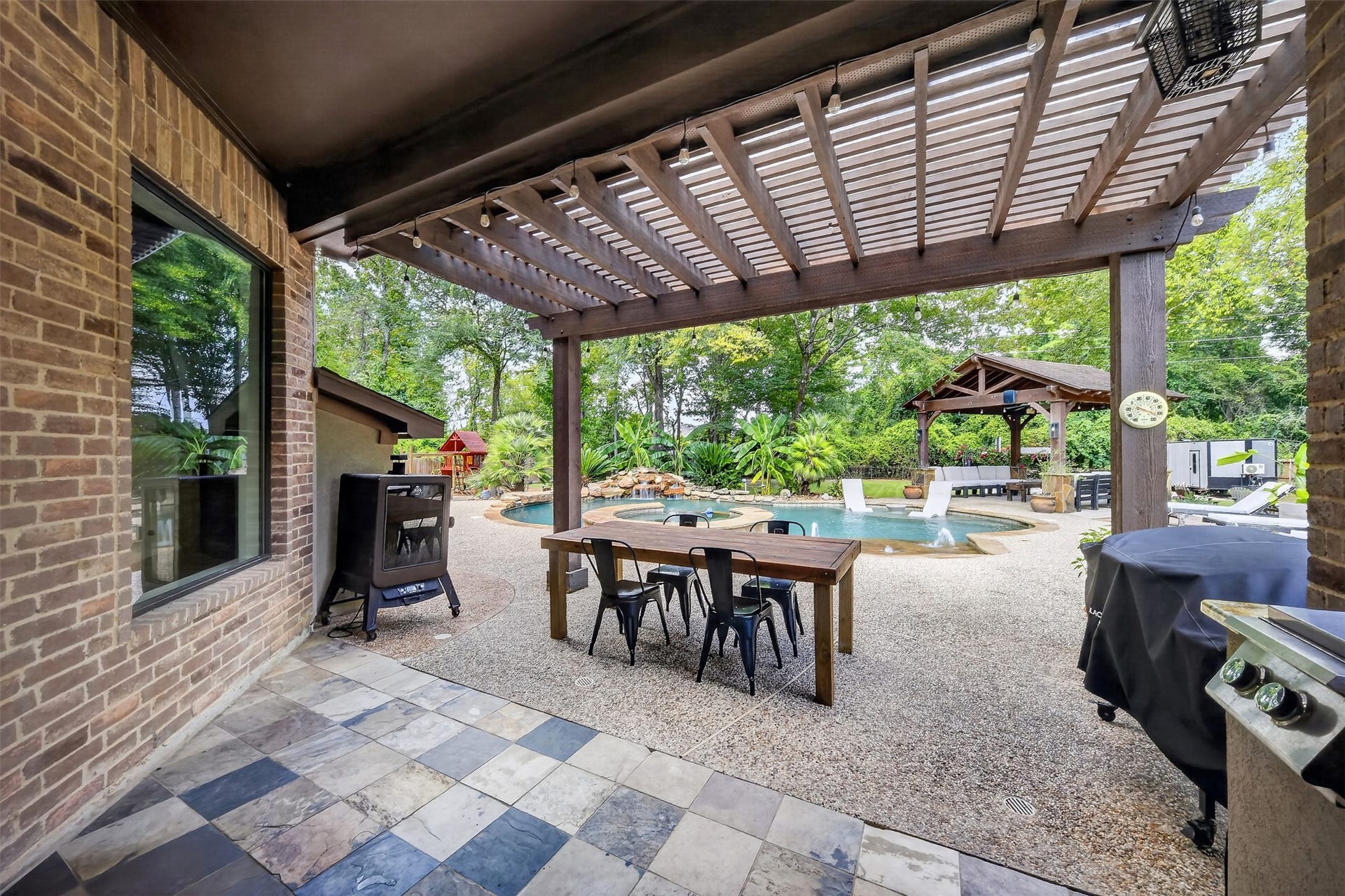 10410 Clubhouse Circle, Magnolia, TX 77354 10410 Clubhouse Circle, Magnolia, TX 77354