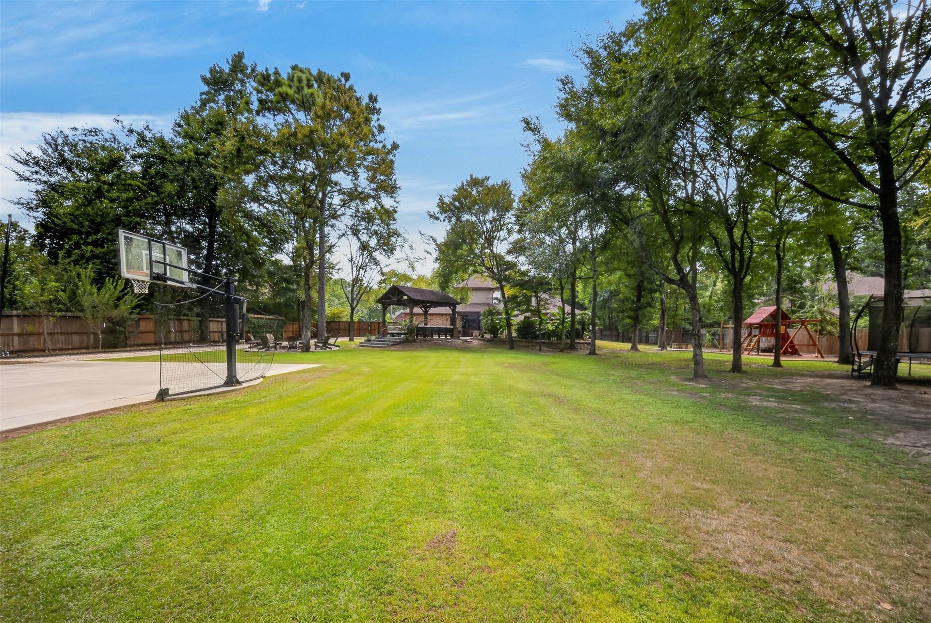 10410 Clubhouse Circle, Magnolia, TX 77354 10410 Clubhouse Circle, Magnolia, TX 77354
