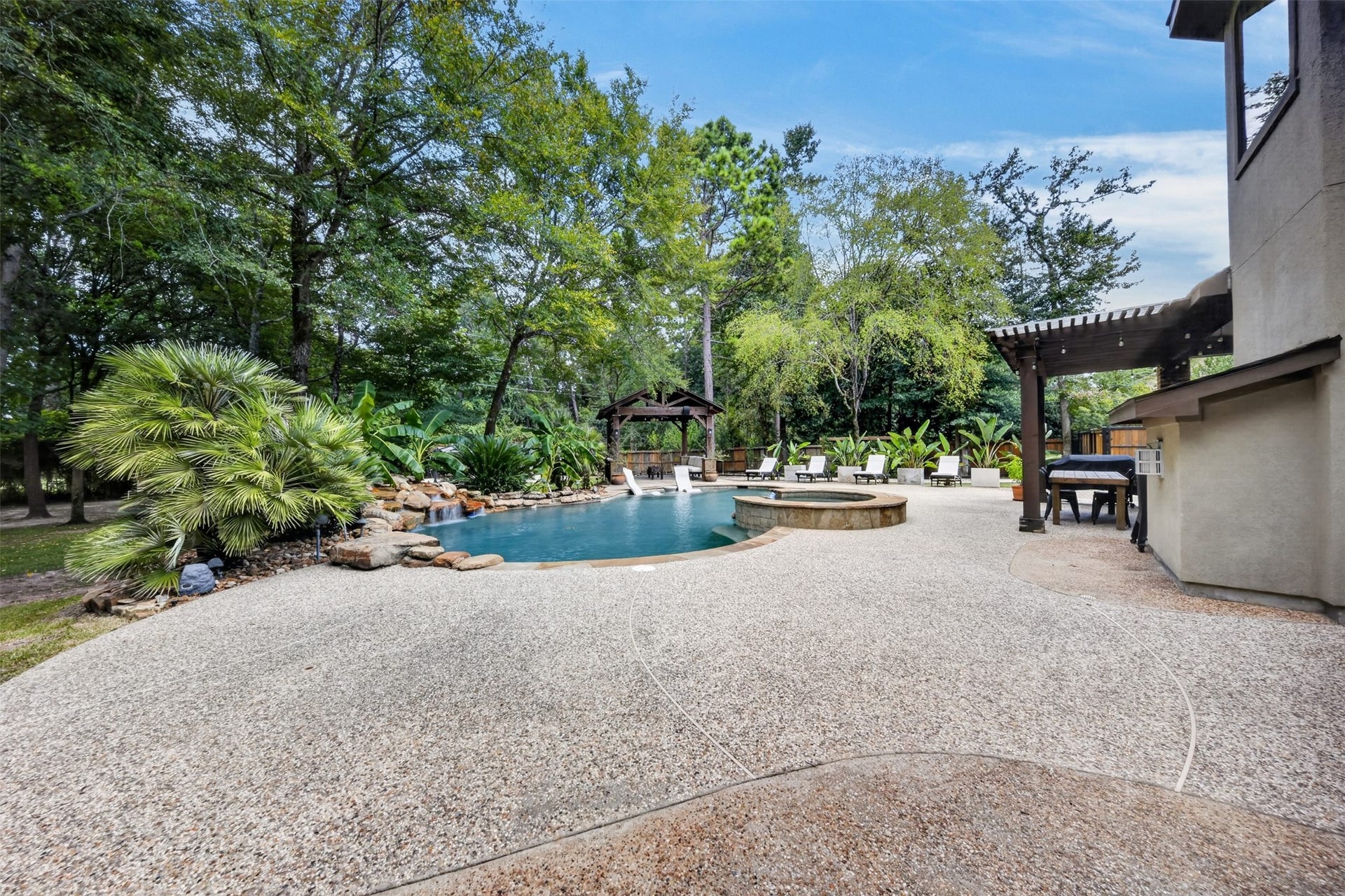 10410 Clubhouse Circle, Magnolia, TX 77354 10410 Clubhouse Circle, Magnolia, TX 77354