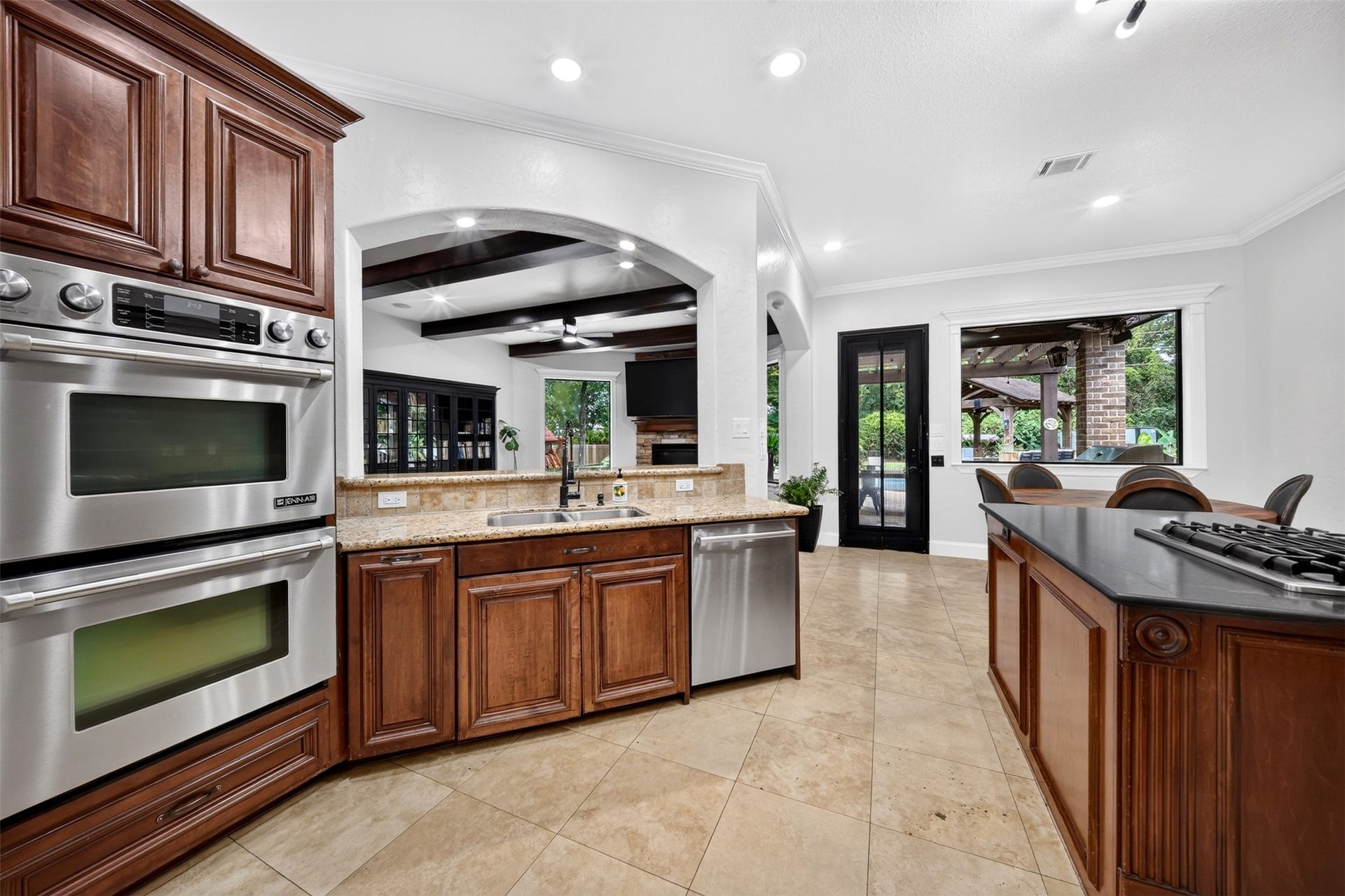 10410 Clubhouse Circle, Magnolia, TX 77354 10410 Clubhouse Circle, Magnolia, TX 77354