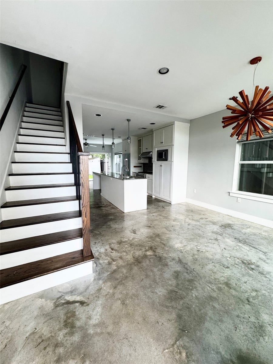 Property photo for 612 E 29th Street, Houston, TX
