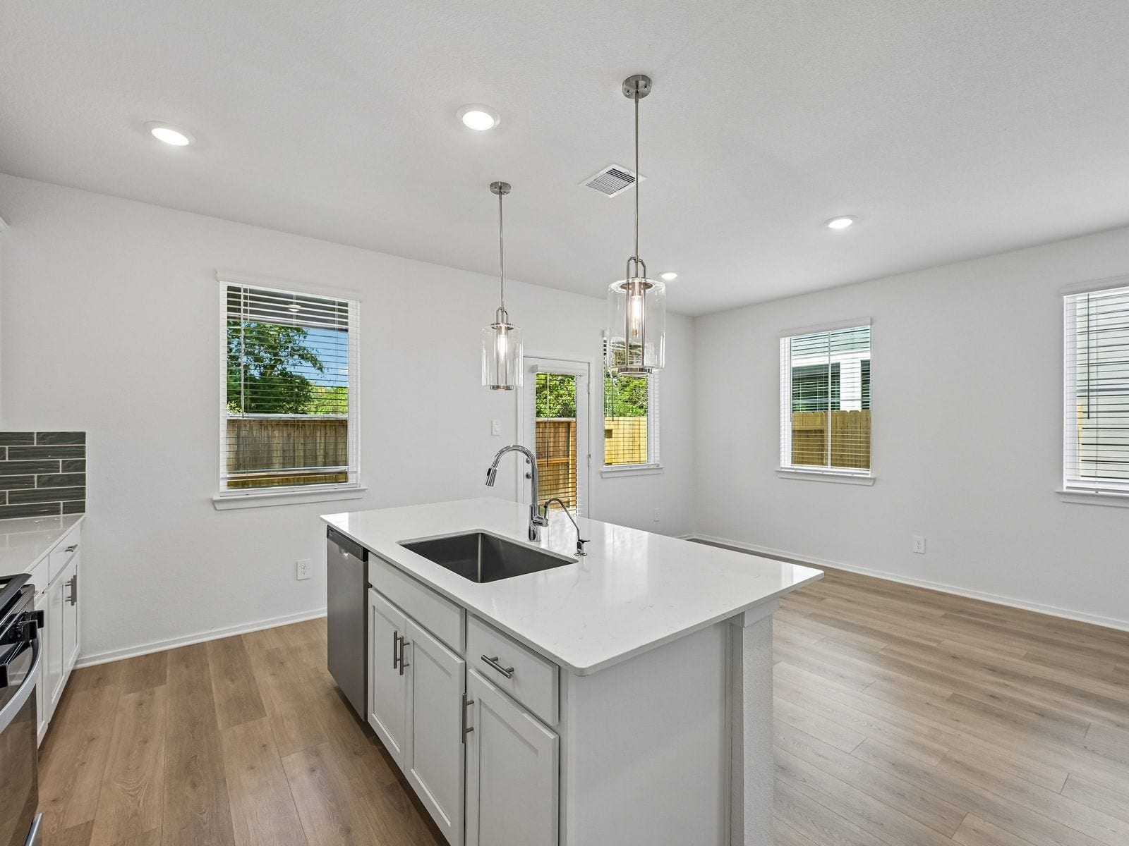 19939 Emerald Bend Way, Atascocita, TX 77346 19939 Emerald Bend Way, Atascocita, TX 77346