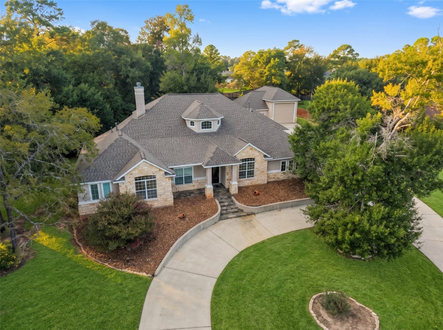 Property photo for 12195 N Lake Vista Drive, Willis, TX