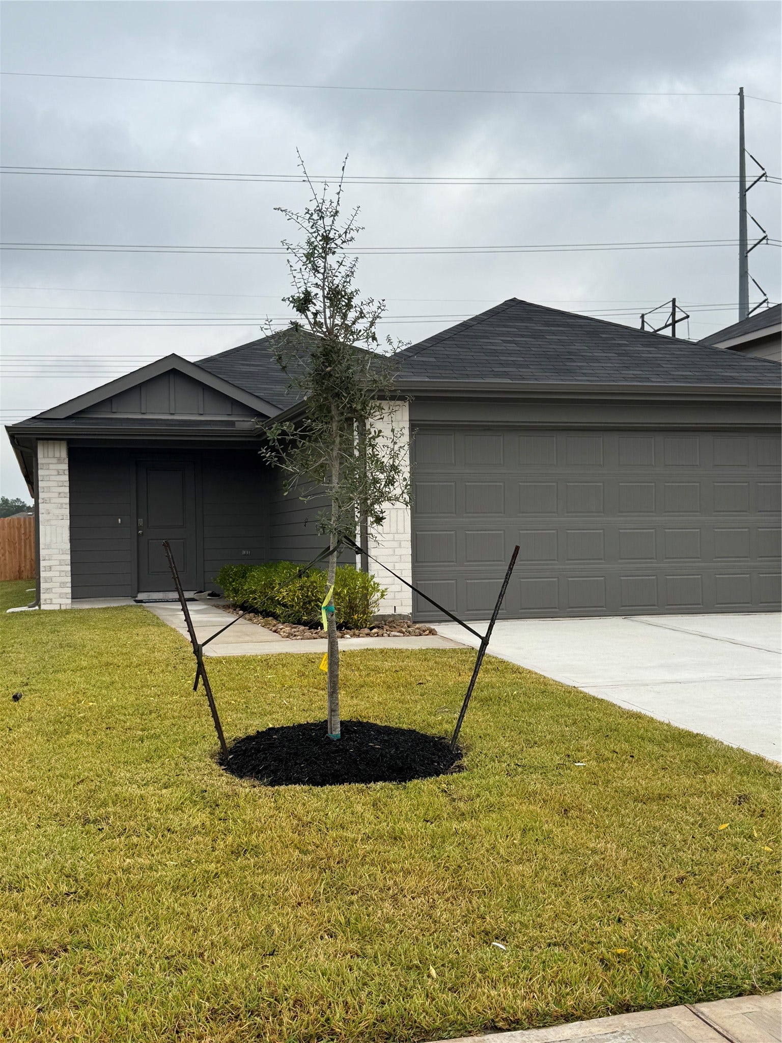Stop the Car! This beautiful DR Horton Home Never-lived is ready for immediate move in!