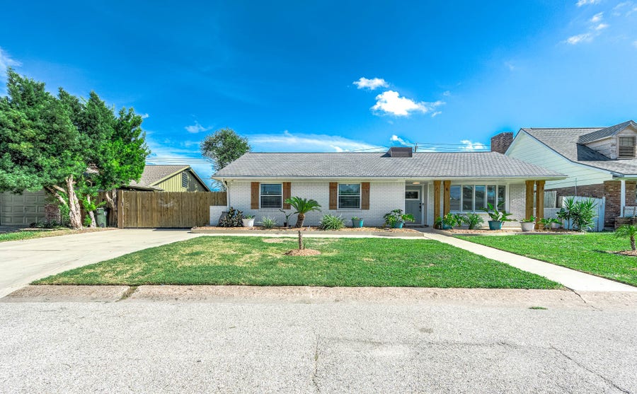 Property photo for 6513 Golf Crest Drive, Galveston, TX