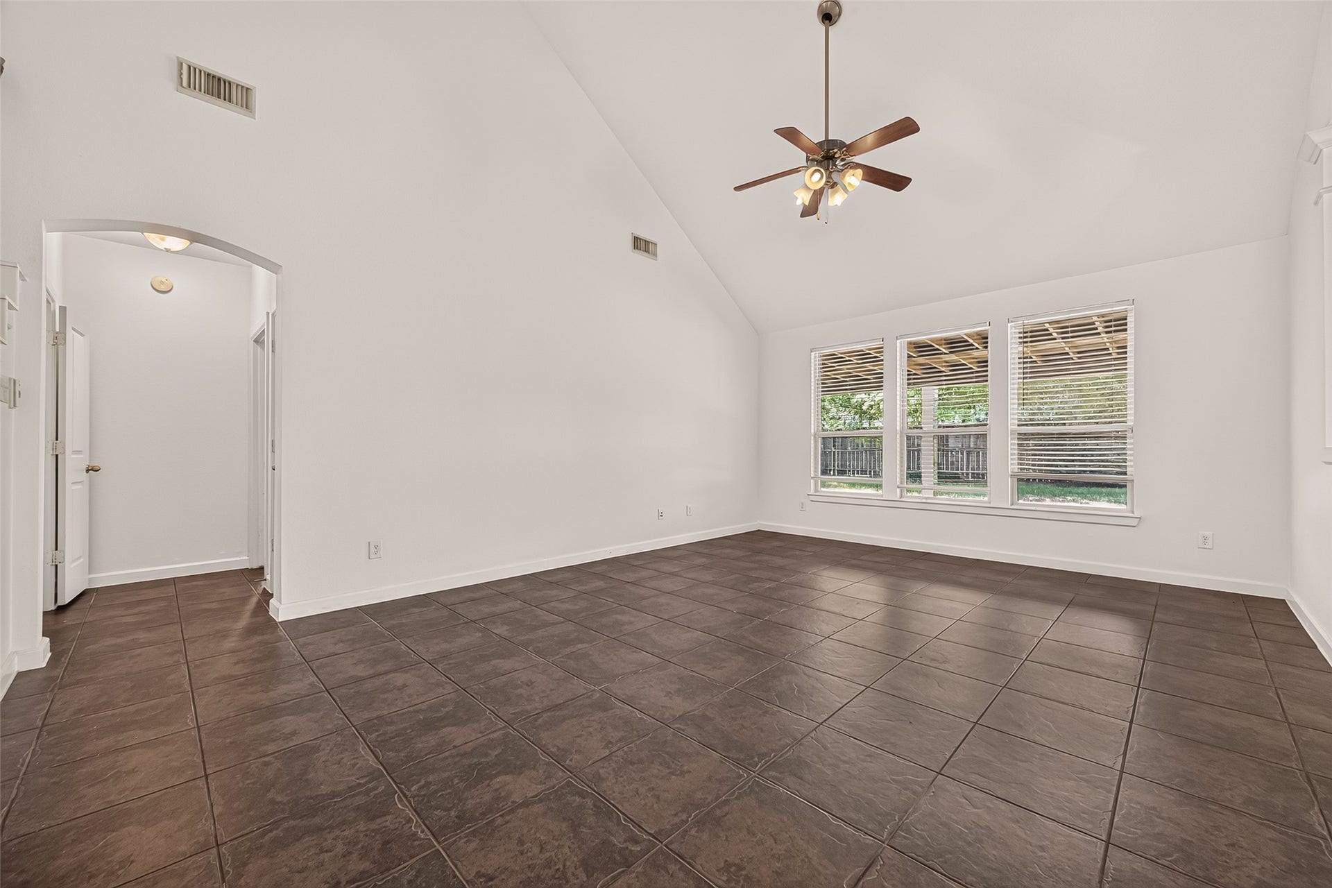 195 Copper Stream Ln, Richmond, TX 77406