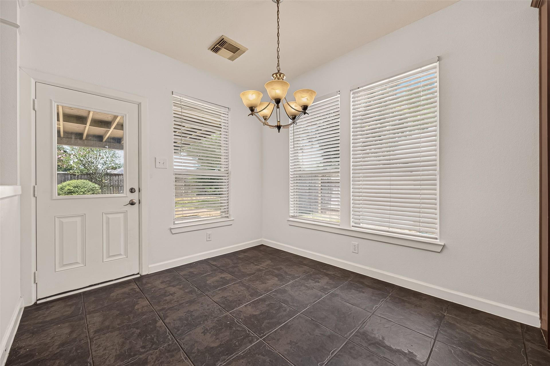 195 Copper Stream Ln, Richmond, TX 77406