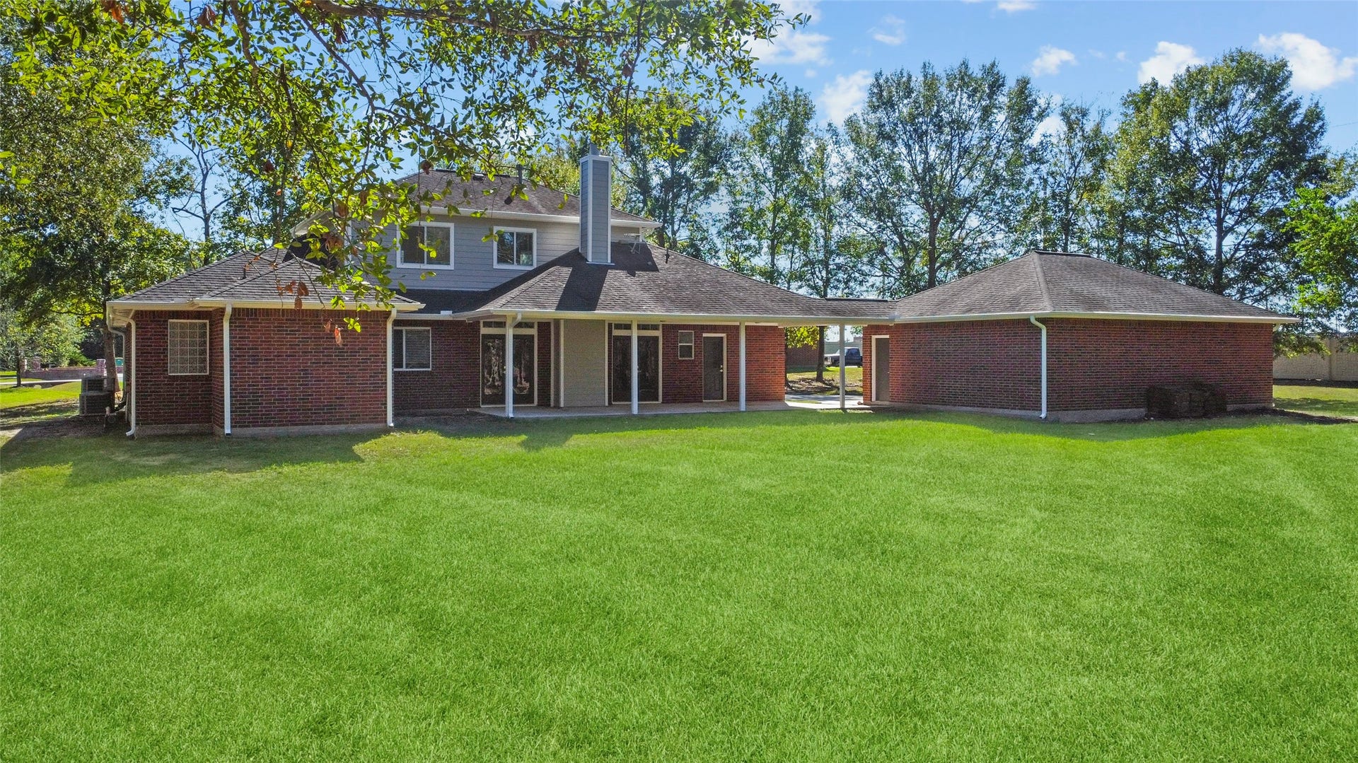 28614 Water Park Way, Spring, TX 77386 Large covered patio and yard!