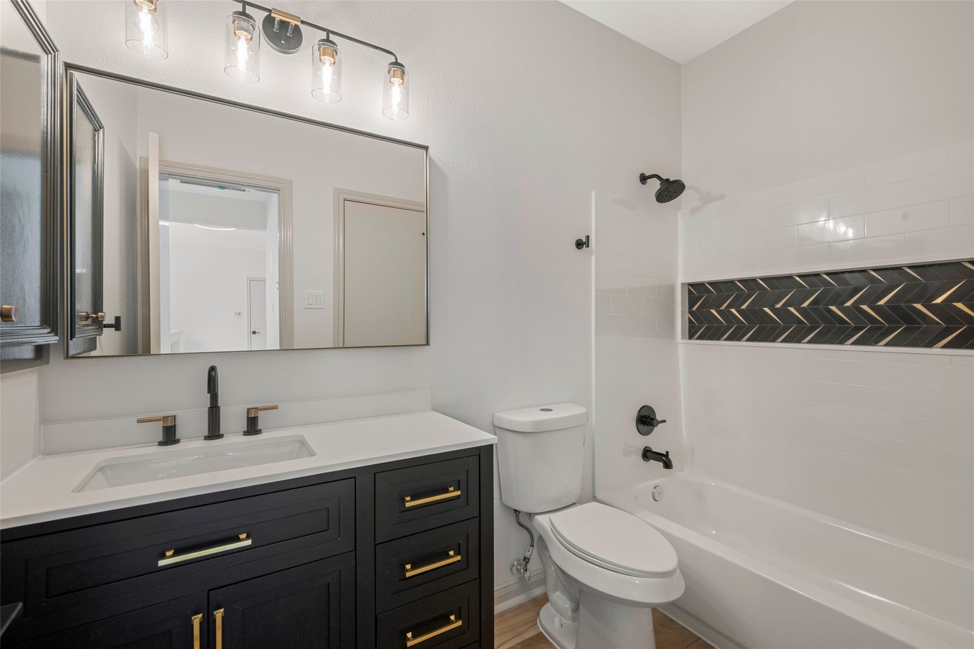 28614 Water Park Way, Spring, TX 77386 Full bathroom #3
