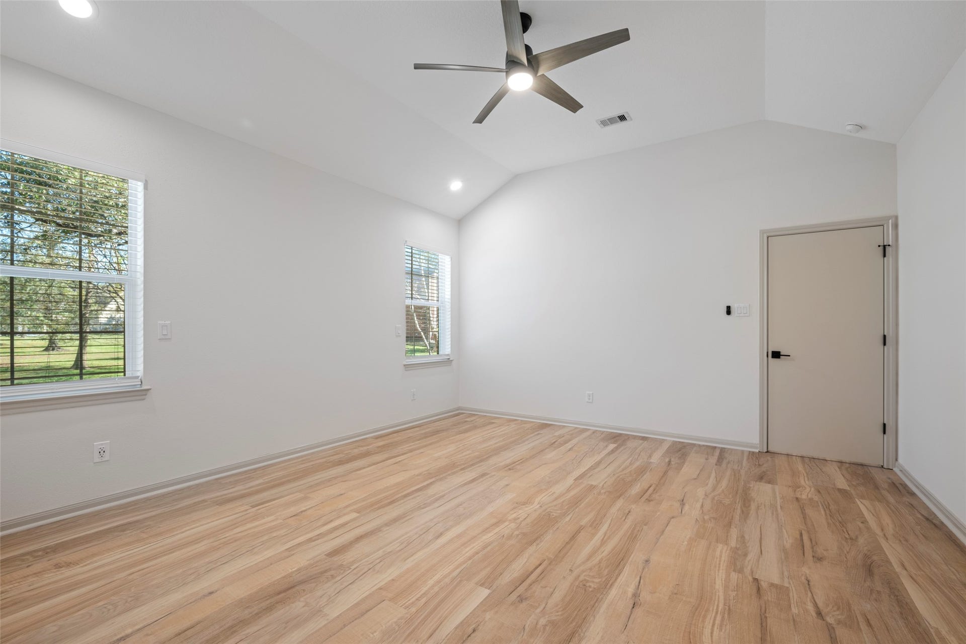 28614 Water Park Way, Spring, TX 77386 Another view of spacious primary suite