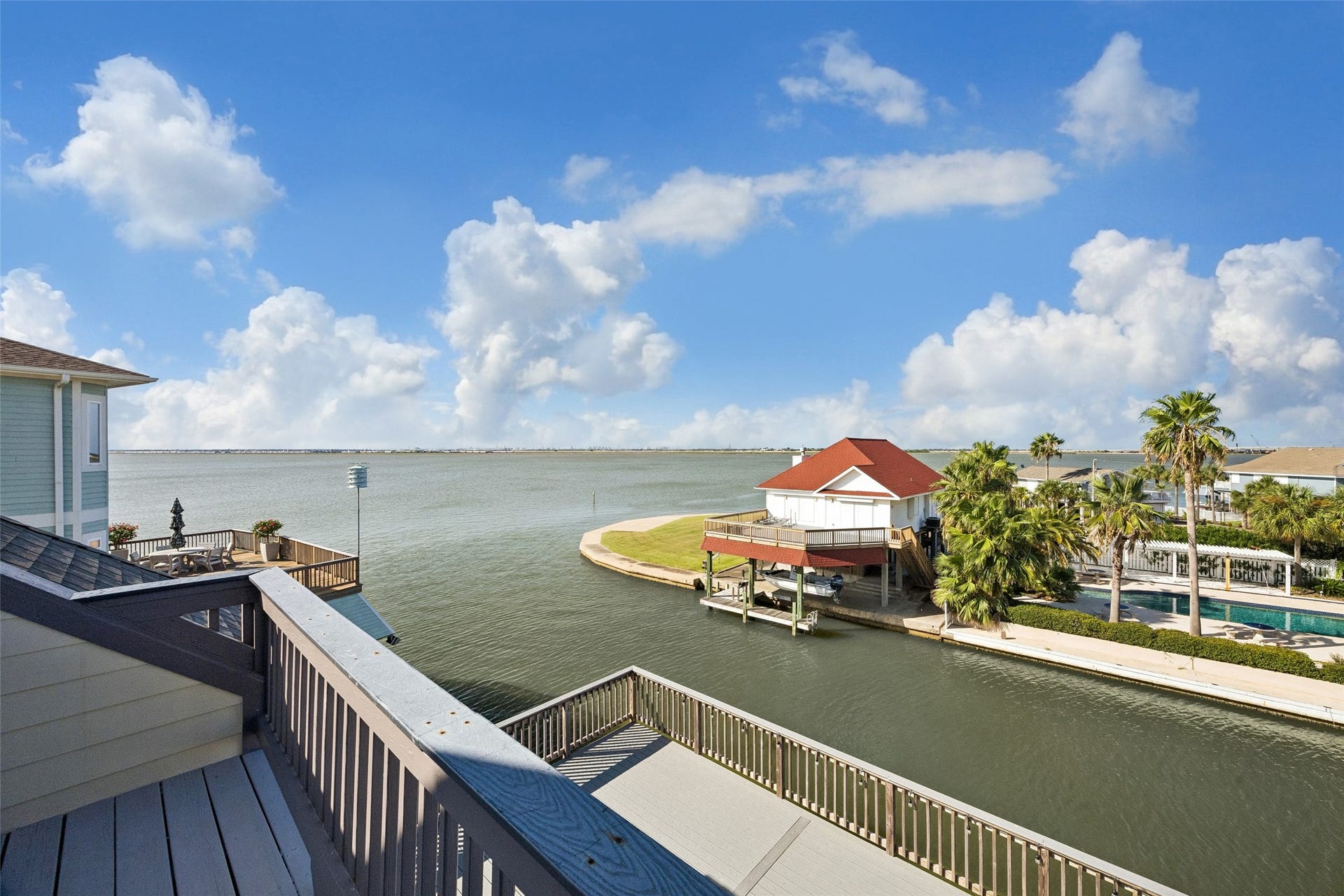 1534 Windsong Way, Tiki Island, TX 77554 1534 Windsong Way, Tiki Island, TX 77554