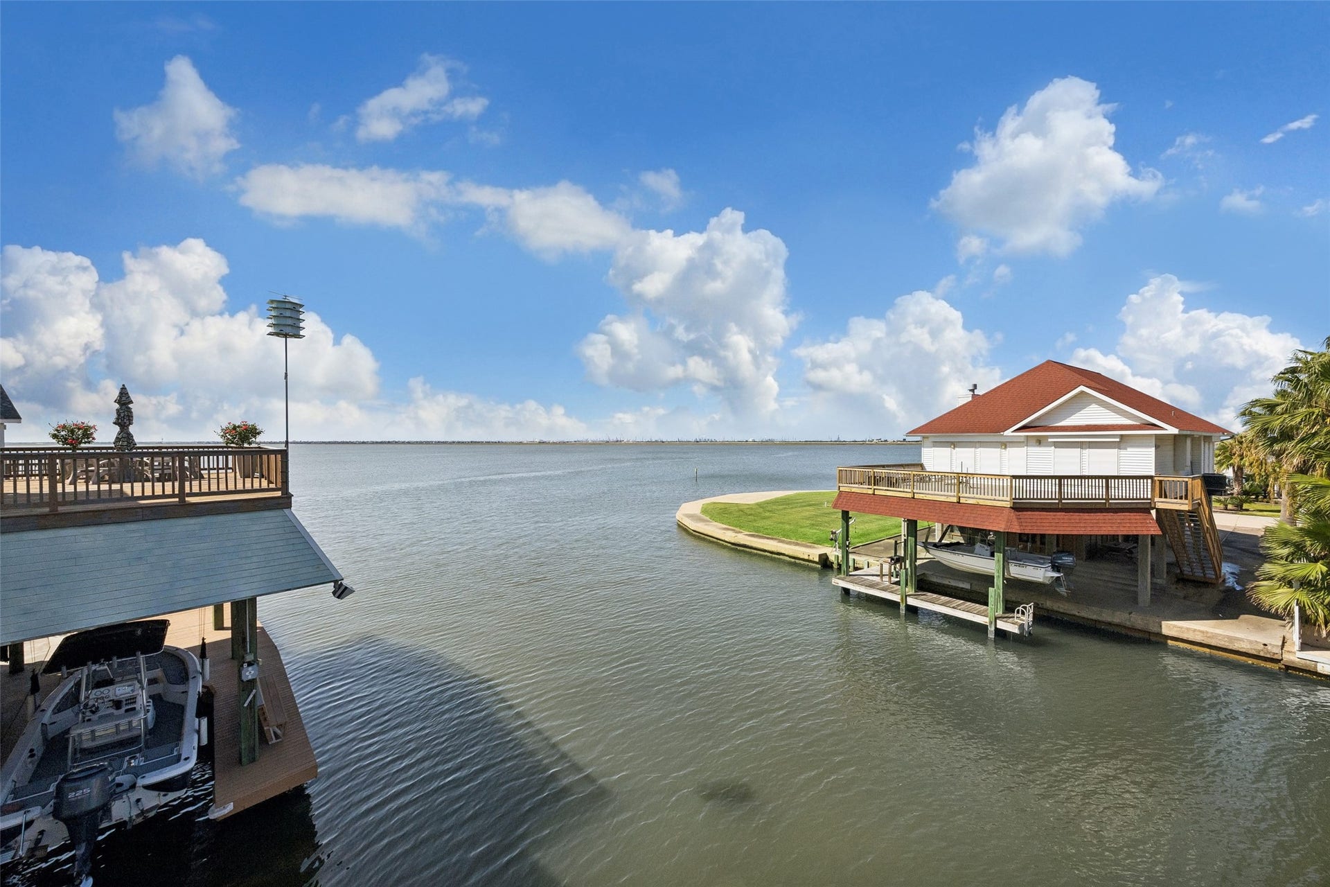 1534 Windsong Way, Tiki Island, TX 77554 1534 Windsong Way, Tiki Island, TX 77554