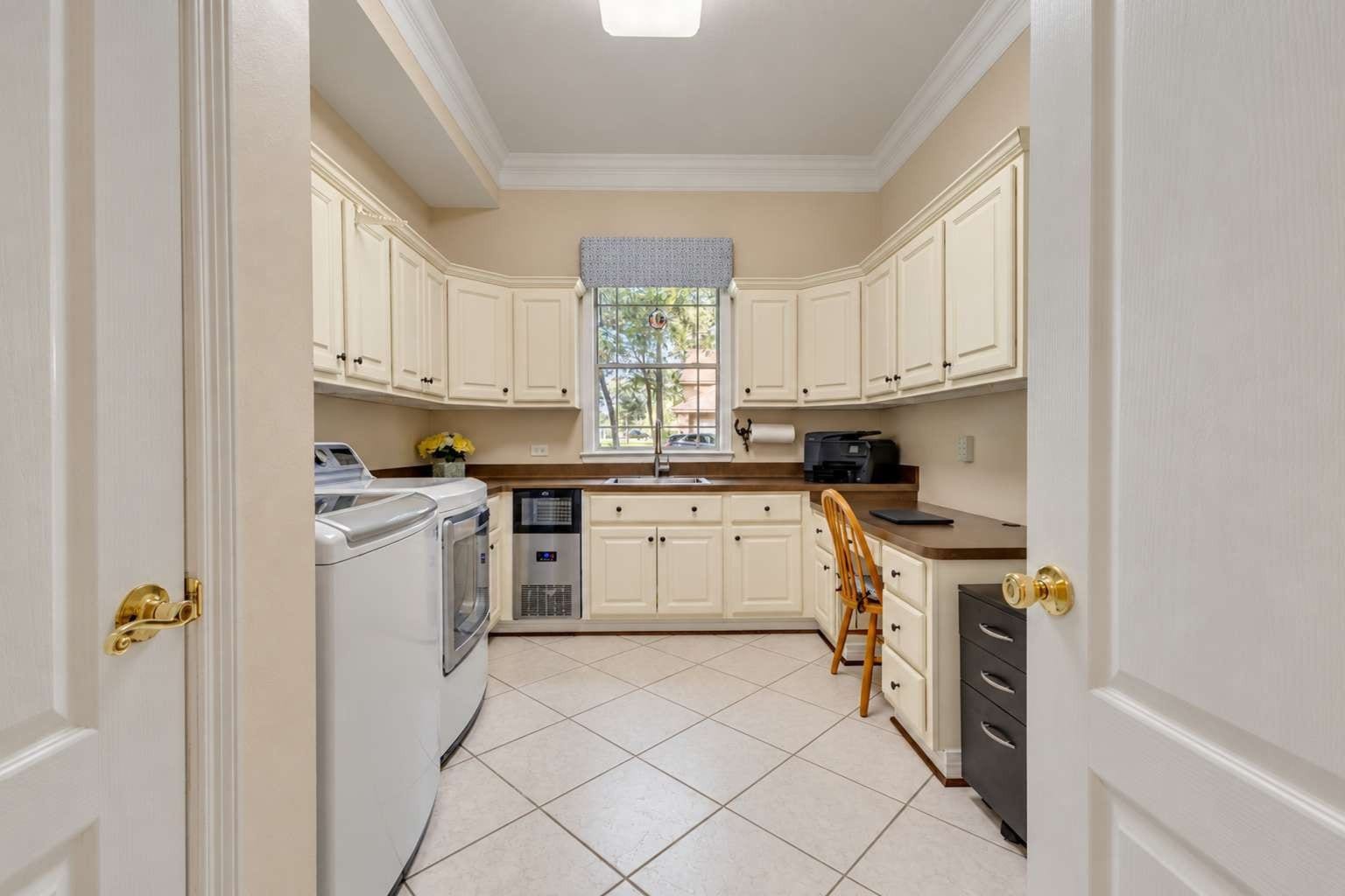 1018 The Cliffs Boulevard, Montgomery, TX 77356 1018 The Cliffs Boulevard, Montgomery, TX 77356