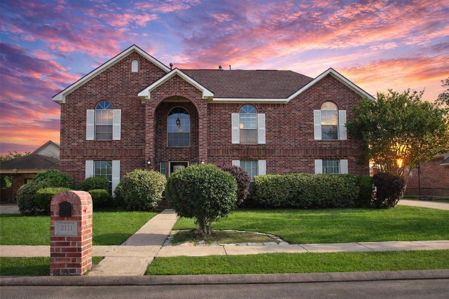 Property photo for 2111 Paintbrush Avenue, League City, TX