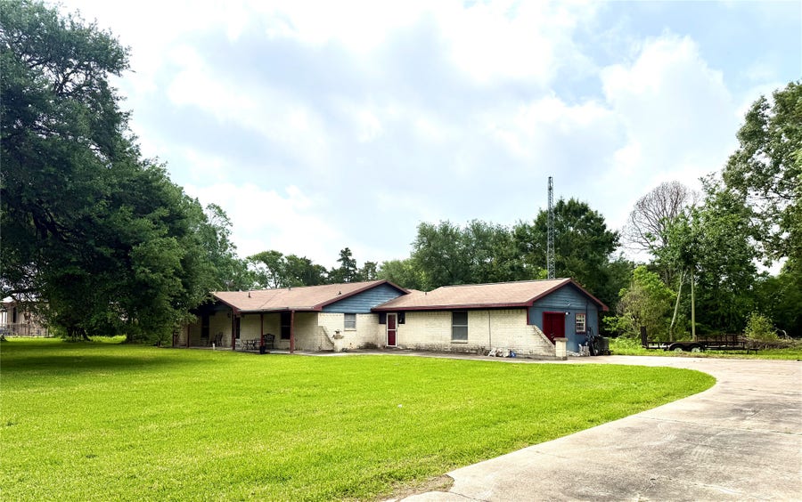 Property photo for 8415 Schiro Road, Hitchcock, TX