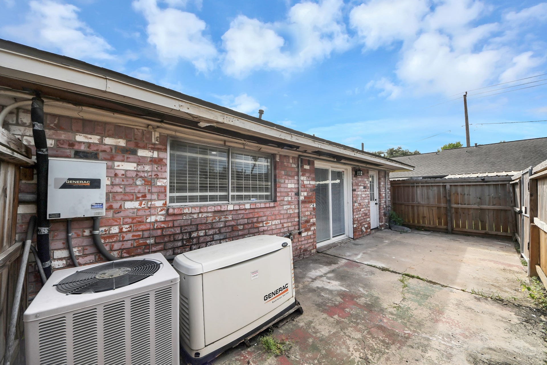 9458 Neuens Road, #9458, Houston, TX 77080 The Generac generator is included