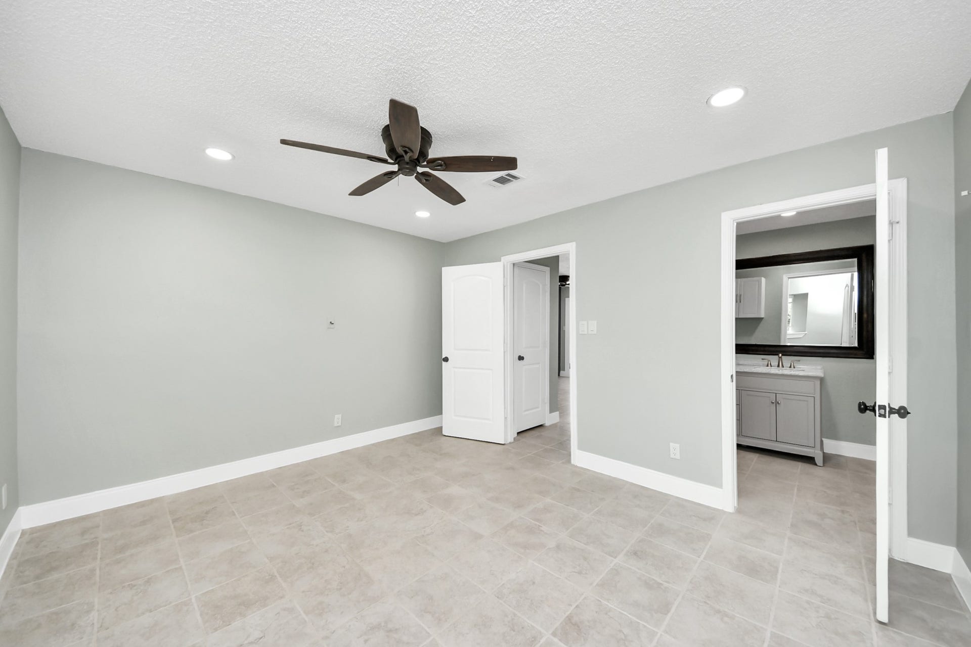 9458 Neuens Road, #9458, Houston, TX 77080 9458 Neuens Road, #9458, Houston, TX 77080
