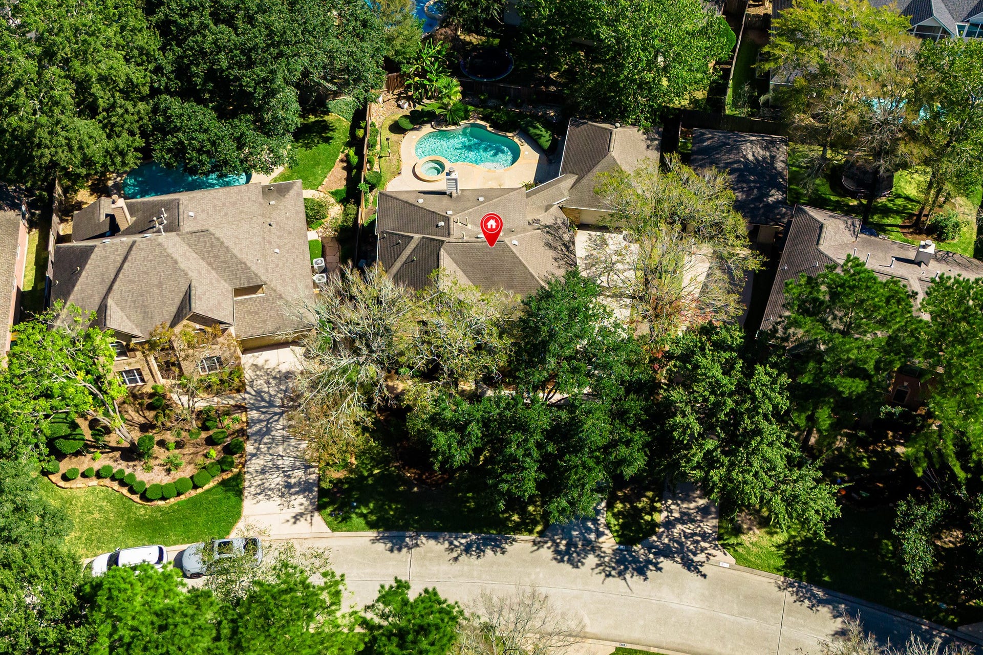 136 S Goldenvine Circle, The Woodlands, TX 77382