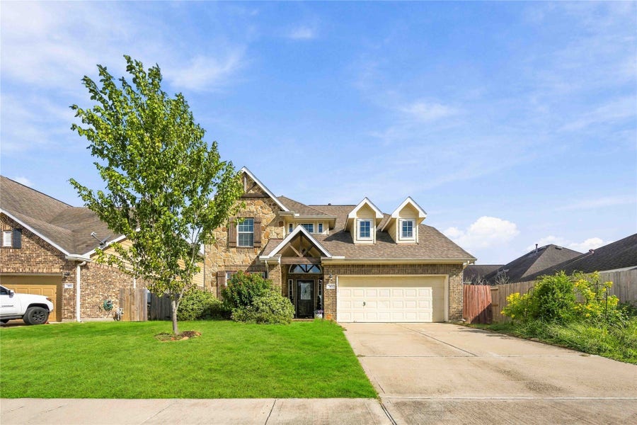 Property photo for 366 Lake Line Drive, Alvin, TX