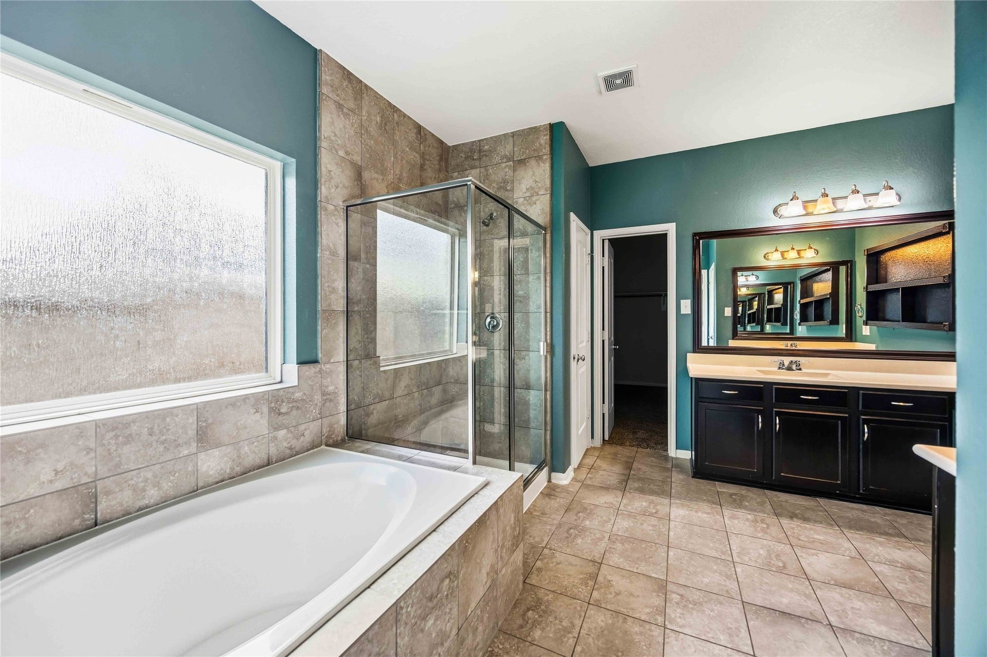 366 Lake Line Drive, Alvin, TX 77511