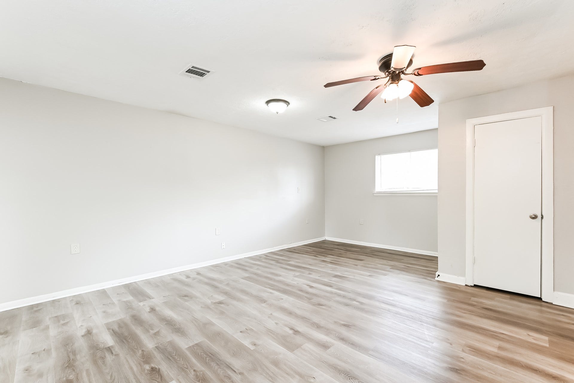 2811 26th Street, Dickinson, TX 77539 2811 26th Street, Dickinson, TX 77539