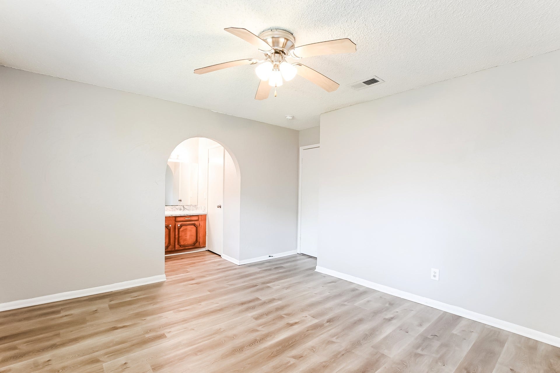 2811 26th Street, Dickinson, TX 77539 2811 26th Street, Dickinson, TX 77539