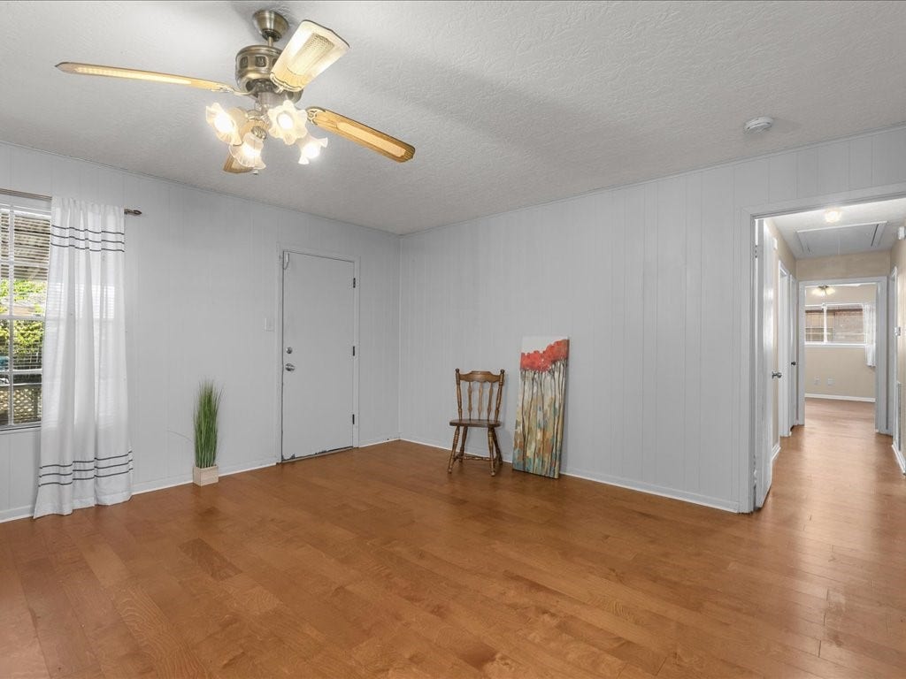 2713 34th Avenue N, Texas City, TX 77590 Living room showing hallway to bedrooms