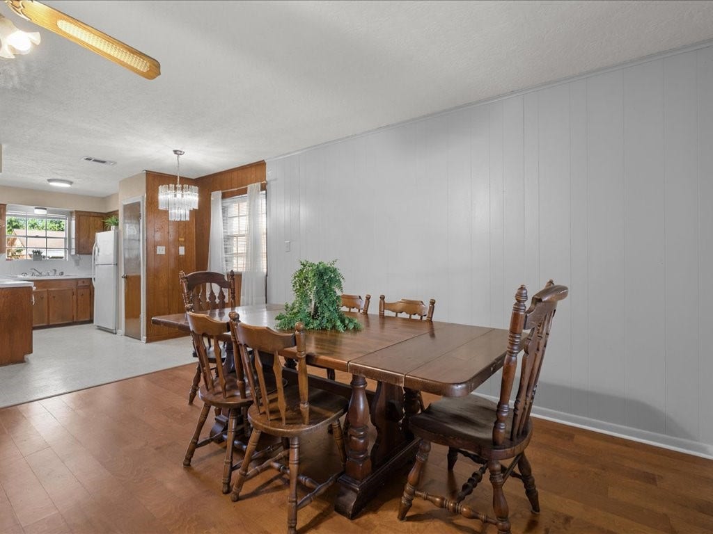 2713 34th Avenue N, Texas City, TX 77590 Dinning /Kitchen view