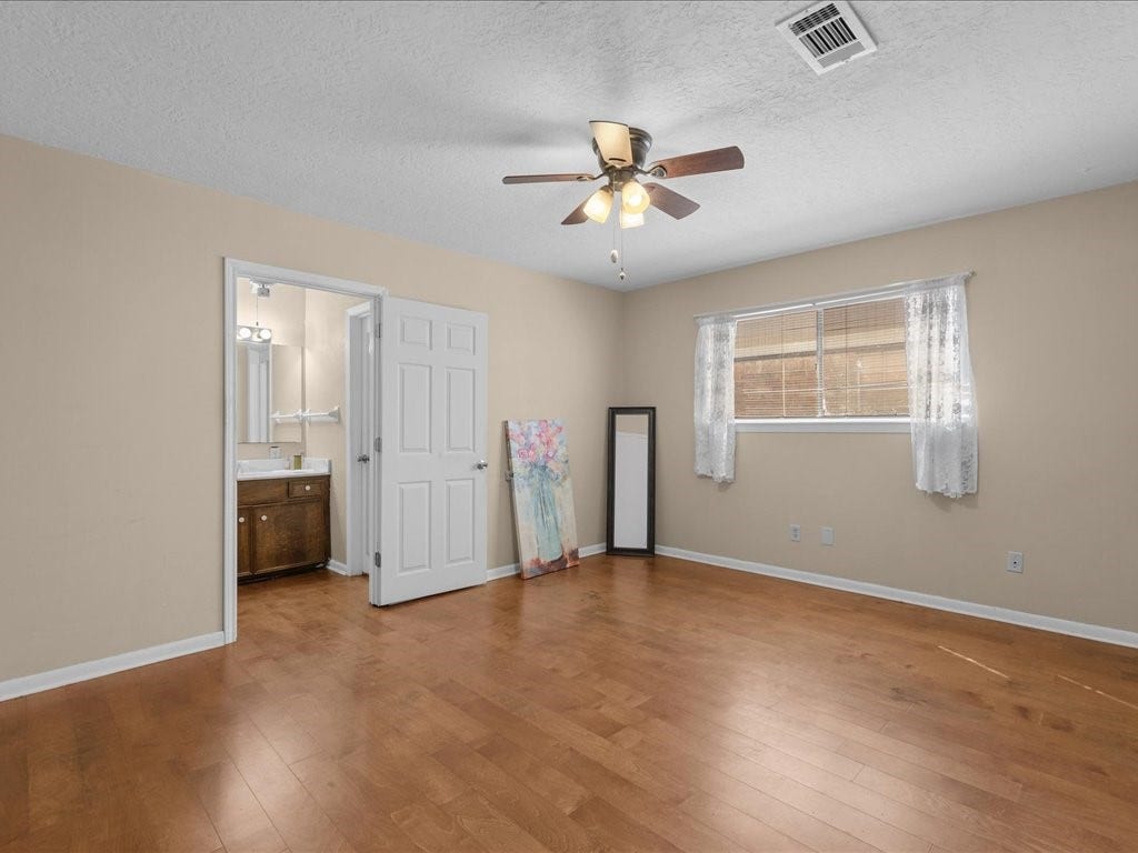 2713 34th Avenue N, Texas City, TX 77590 Master Bedroom