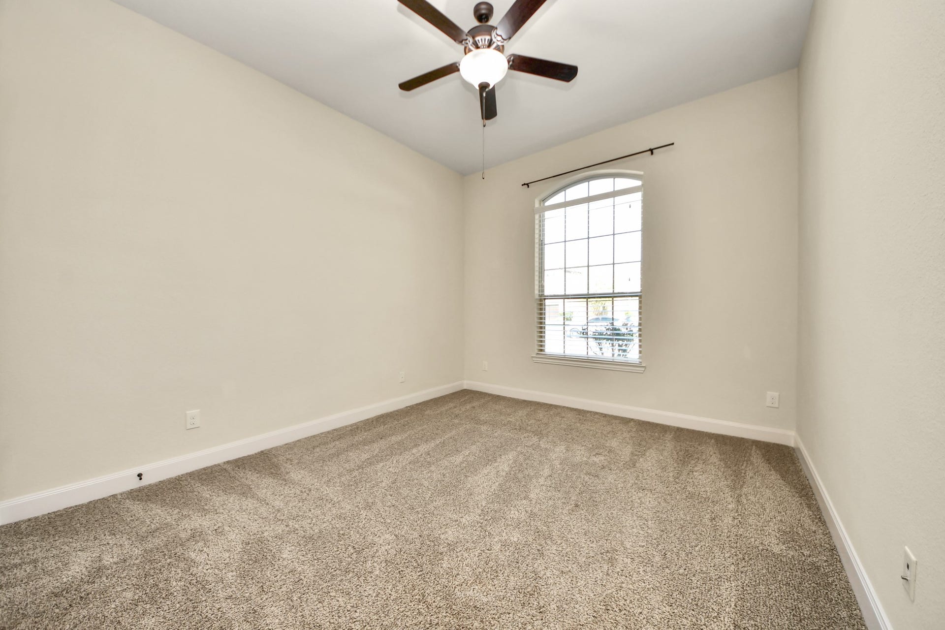 17307 Pentland Court, Richmond, TX 77407 This bedroom with Jack and Jill bath is perfect for family or guests.
