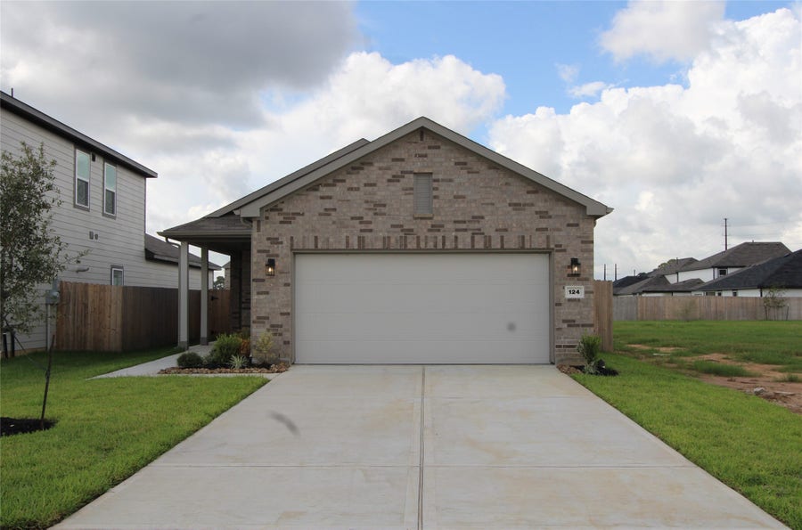 Property photo for 124 Rising Cedar Lane, Hockley, TX