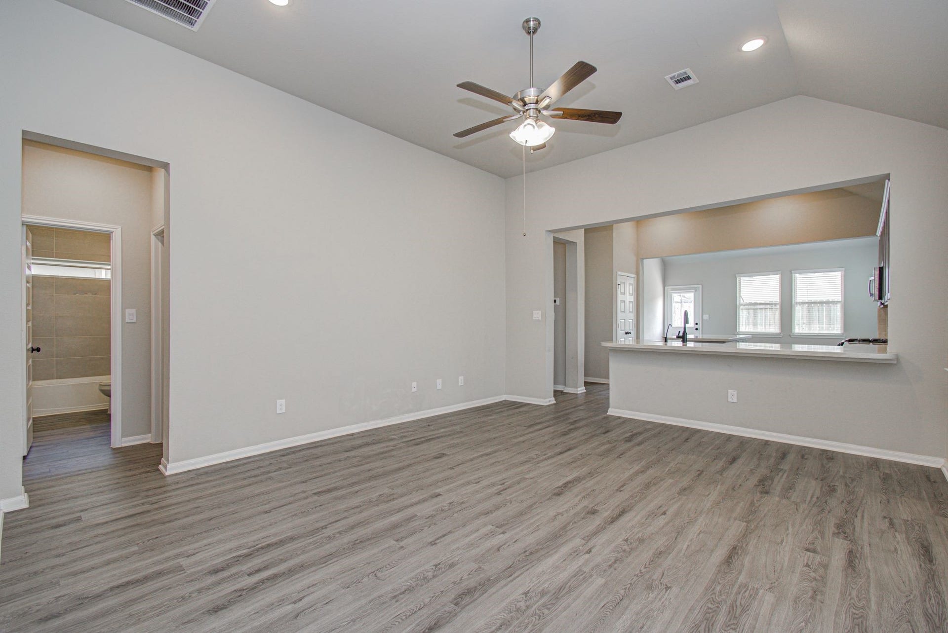 18621 Hunter William Way, New Caney, TX 77357