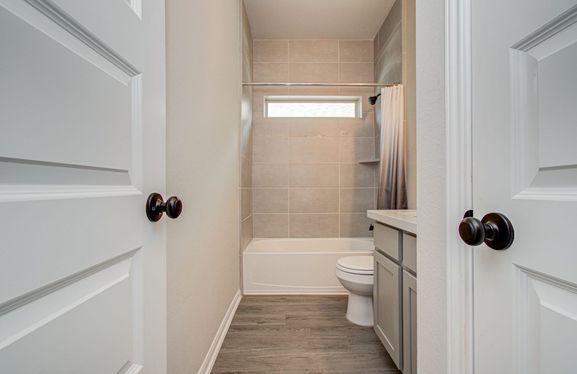 Hall full bath