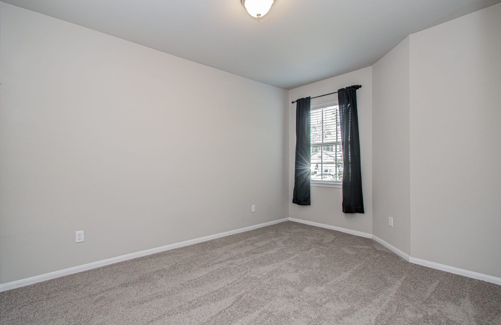 Spacious bedroom 2
