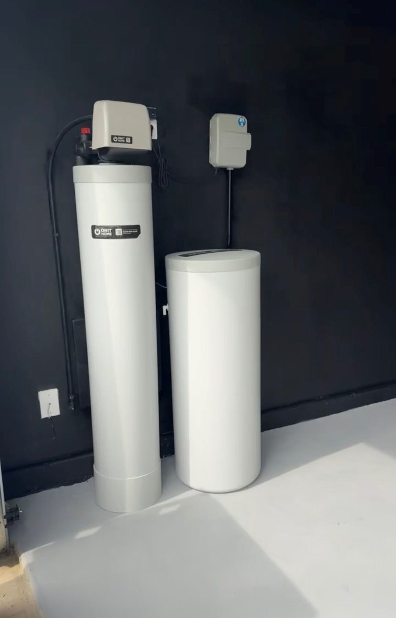 WATER SOFTNER INCLUDED AND GRASS IRRIGATION SYSTEM (SPRINKLER) INCLUDED.