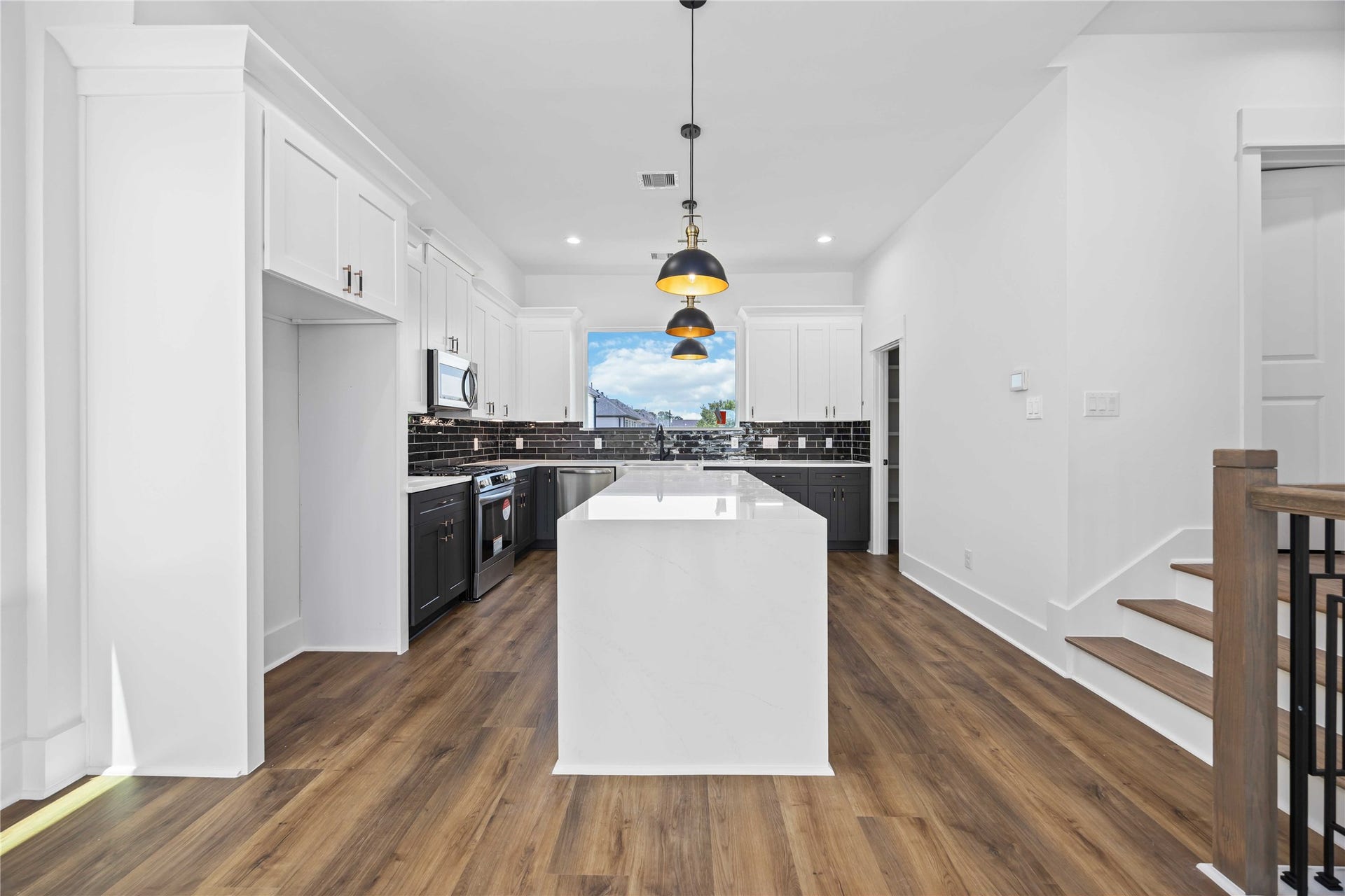 1947 Knoll Square Drive, Houston, TX 77080 1947 Knoll Square Drive, Houston, TX 77080