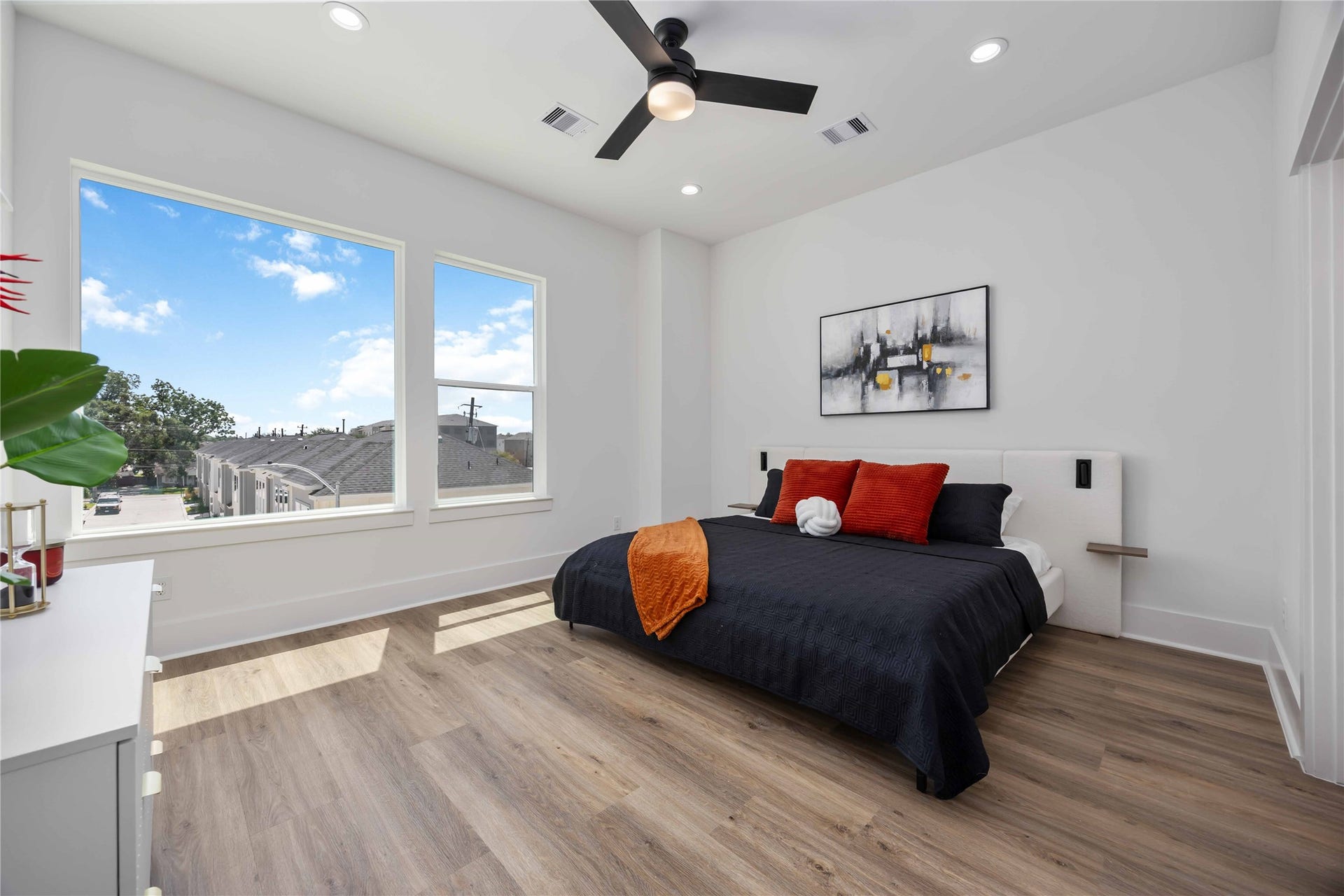 1947 Knoll Square Drive, Houston, TX 77080 1947 Knoll Square Drive, Houston, TX 77080