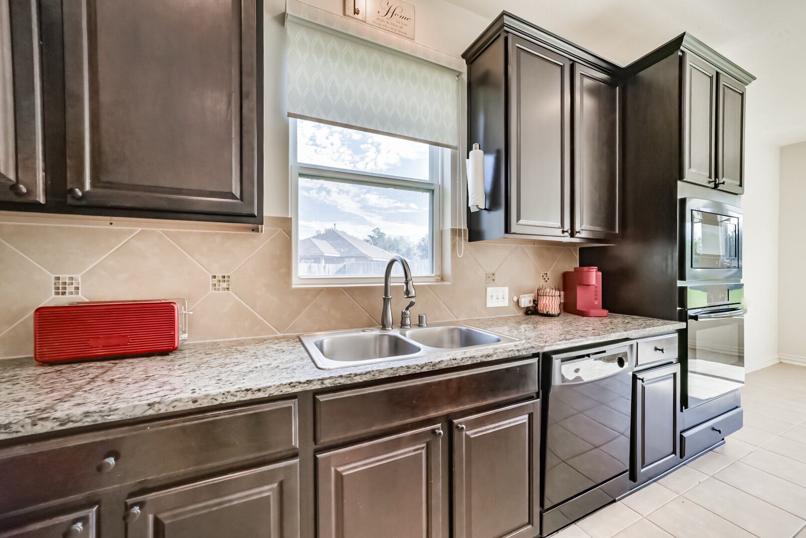 9939 Clear Diamond Drive, Rosharon, TX 77583 9939 Clear Diamond Drive, Rosharon, TX 77583